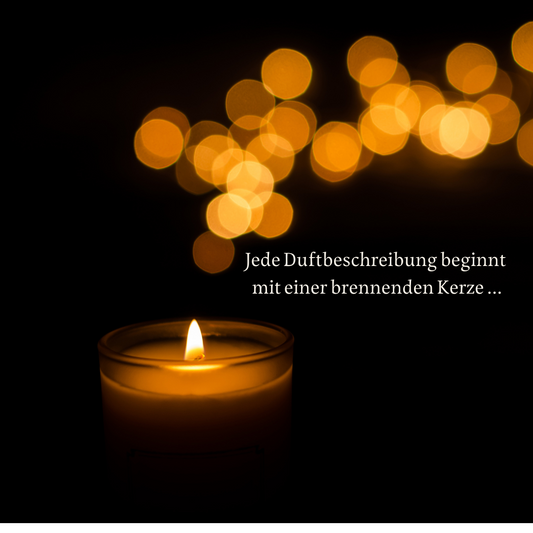 Kerze vor glitzerndem Hintergrund – Jede Duftbeschreibung beginnt mit einer brennenden Kerze