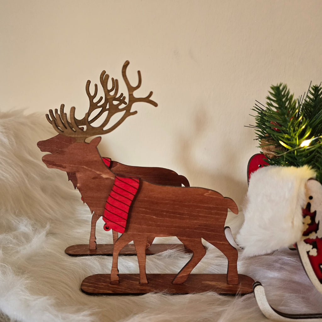 Weihnachtsschlitten aus Holz – mit Rentieren & Personalisierung