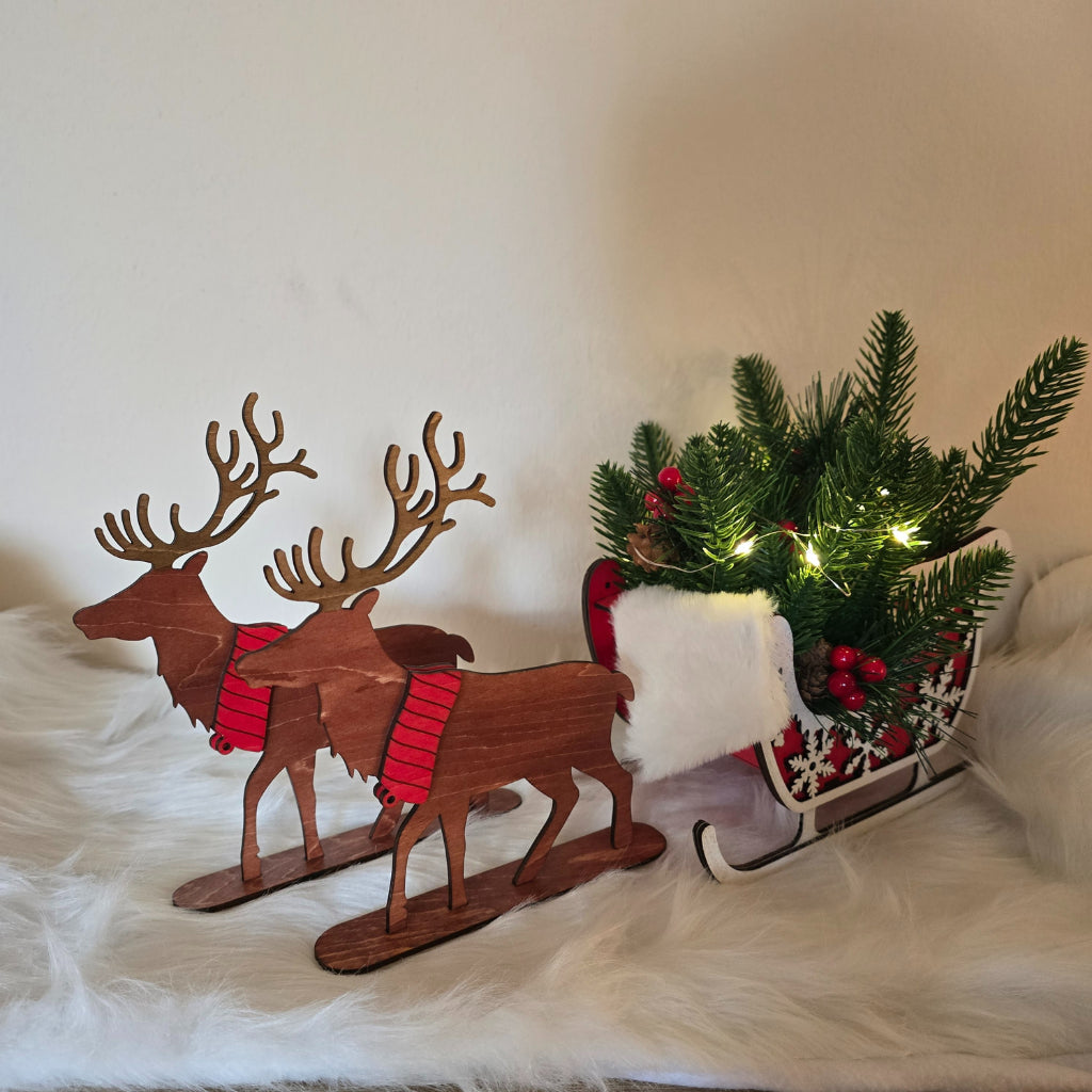 Weihnachtsschlitten aus Holz – mit Rentieren & Personalisierung