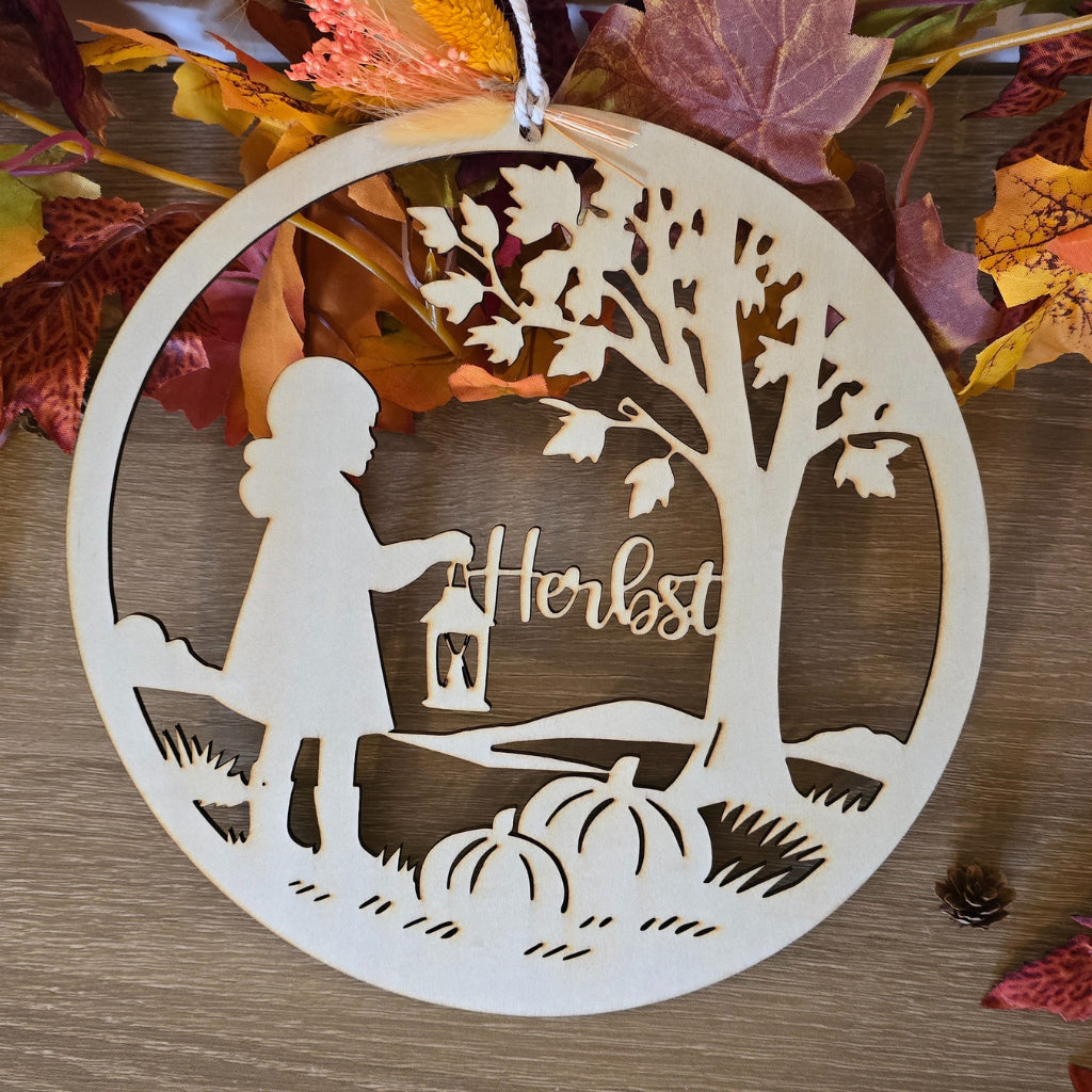 Herbst – Holzschild mit Mädchen & Laterne